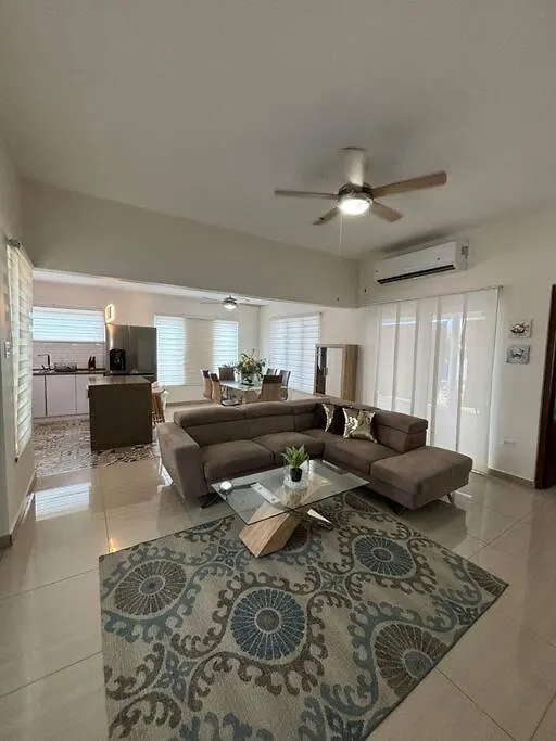 Modern Relaxing Vacation Villa Oranjestad Semesterbostad